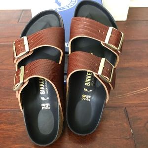 COPY - Women’s Arizona Birkenstock NEW SIZE 38 Narrow